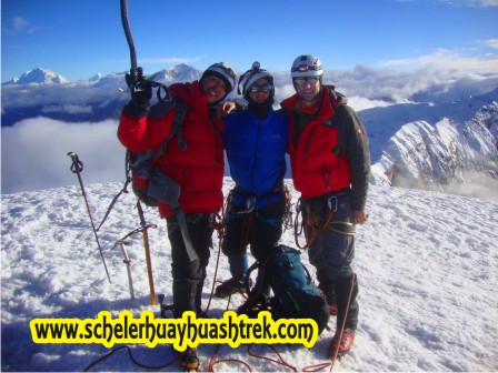 Cumbre Nevado Vallunaraju 5686 m. Cordillera Blanca